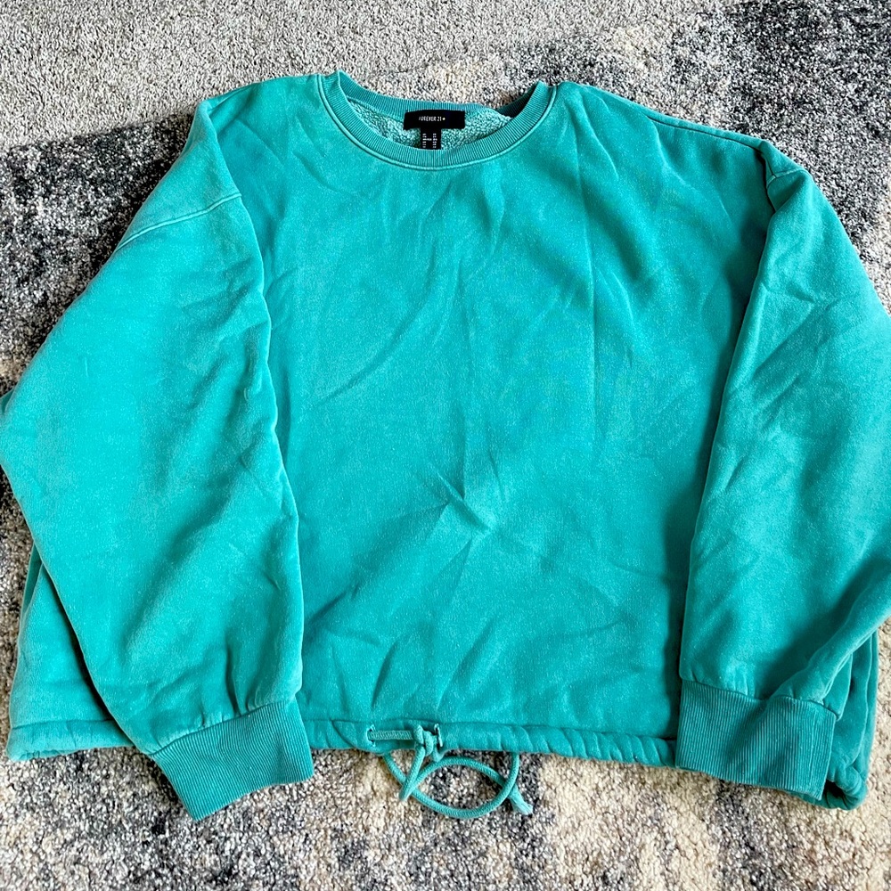 Brand new F21 cropped sweatshirt